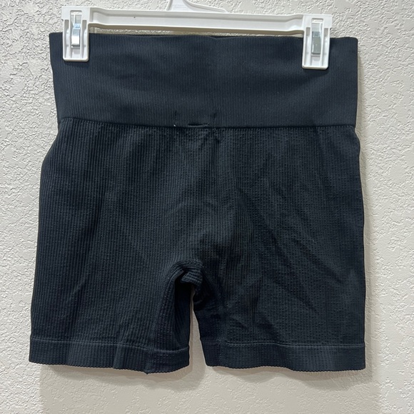 Shorts - Picture 2 of 3